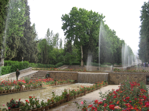 Lima Negara ini Memberikan Tempat Liburan Termurah Taman-di-shiraz